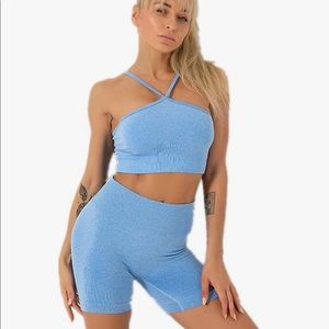 Never worn Amazon workout set w/removable pads